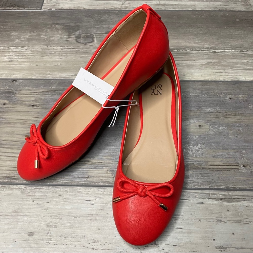 NWT New York & Company Coral Flats size 9